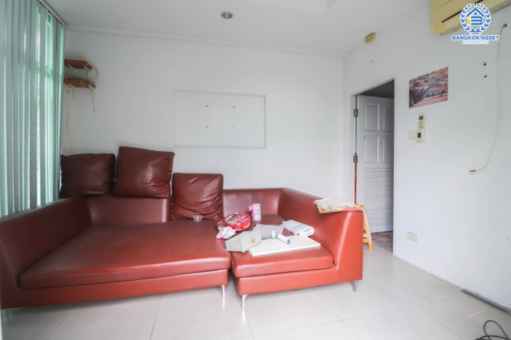 *****บ้านเดี่ยวมือสองย่านนนทบุรี แบรนด์ Property Perfect ม.มณีรินทร์ รัตนาธิเบศร์ เนื้อที่ 81.4 ตร.ว. ฟังก์ชัน 3 ห้องนอน 2 ห้องน้ำ จอดรถได้ 2 คัน บนทำเลศักยภาพ เชื่อมต่อหลายเส้นทาง ใกล้ทางด่วนงามวงศ์วาน และรถไฟฟ้า "สถานีบางรักน้อยท่าอิฐ"